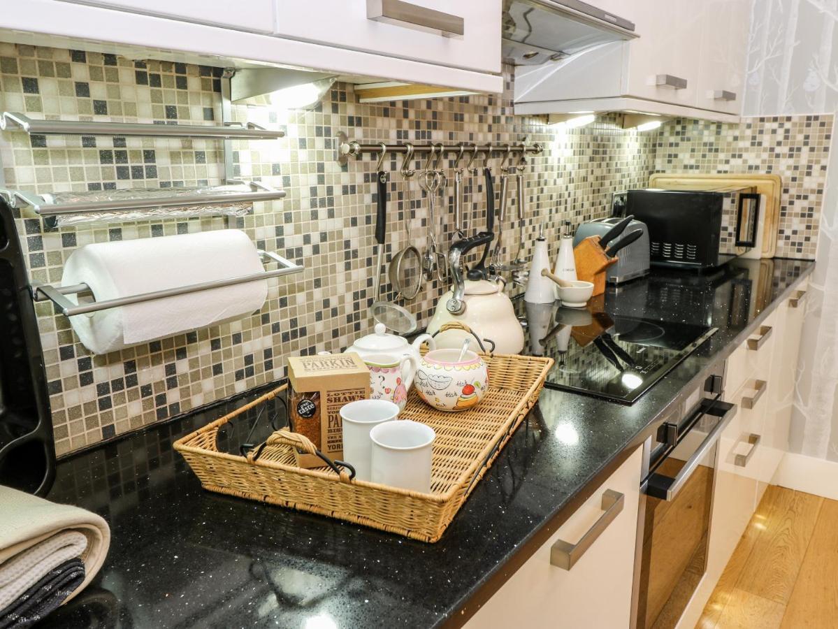 Sunnyside Villa ホルムファース エクステリア 写真