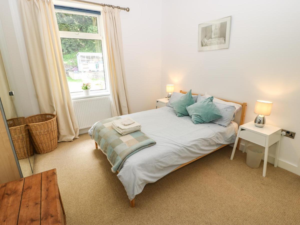 Sunnyside Villa ホルムファース エクステリア 写真