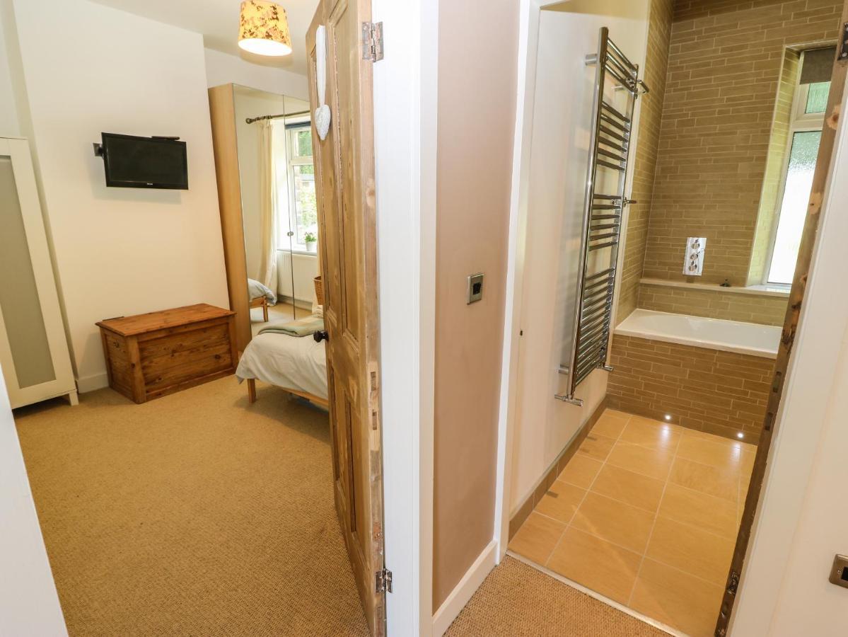 Sunnyside Villa ホルムファース エクステリア 写真